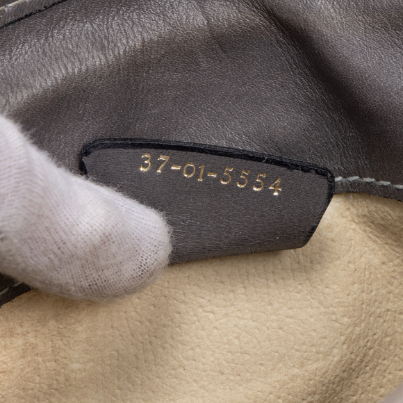 Gucci Vintage GG Logo Crossbody - Picture 11 of 11